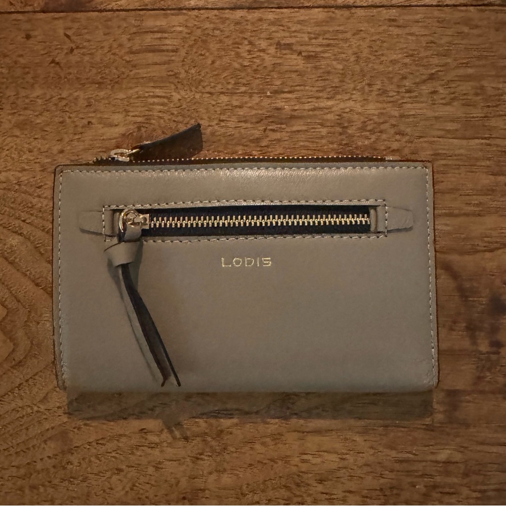 NWOT Lodis Leather medium Ellie Wallet 
RFID Protection